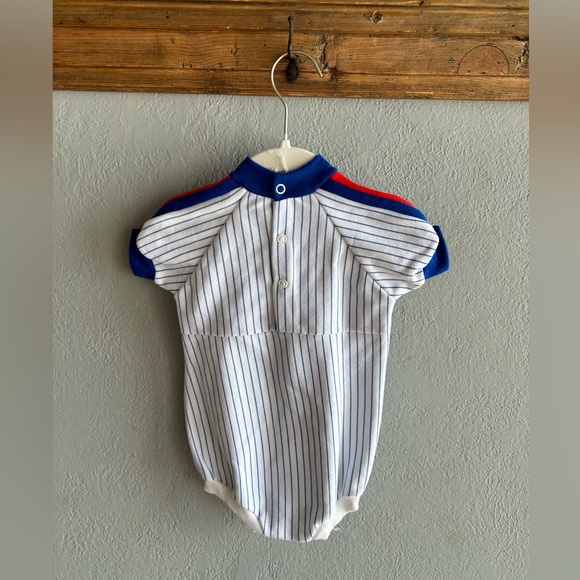 Vintage Baseball themed onsie, 24 months - Picture 4 of 5